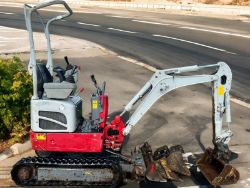 2020 TAKEUCHI TB210 1 TONNE EXCAVATOR