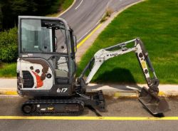 BOBCAT E17 MINI EXCAVATOR - 2017 >>--NO VAT ON HAMMER--<<