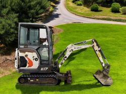 BOBCAT E17 MINI EXCAVATOR - 2017 >>--NO VAT ON HAMMER--<<