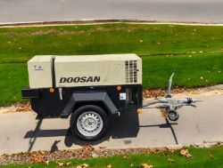 DOOSAN 7/41 ROAD TOWABLE COMPRESSOR - 2016