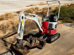 2020 TAKEUCHI TB210 1 TONNE EXCAVATOR