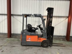 TOYOTA 7FBEF15 ELECTRIC 3-WHEEL FORKLIFT (2008) **(INCLUDES CHARGER)**