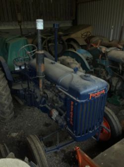 FORDSON E27N TRACTOR