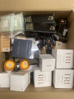MIXED BOX OF BRANDED COSMETICS, MAKE UP & BEAUTY ITEMS (BOX 24)
