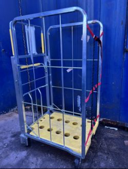 8X METAL FOLDABLE CAGES WITH BRAKES