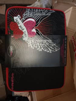 MIXED PALLET OF 353 X PIECES OF LAPTOP PROTECTION BAGS - SEE DESCRIPTION FOR BREAKDOWN