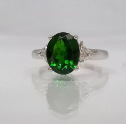 PLATINUM DIOPSIDE & DIAMOND RING