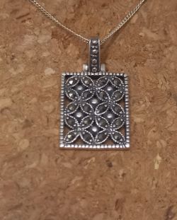 MARQUETTE SILVER PENDANT & CHAIN