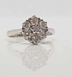 0.66CT DIAMOND CLUSTER RING 18CT WHITE GOLD