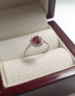 9CT WHITE GOLD DIAMOND & OVAL TOURMALINE CLUSTER RING SIZE M