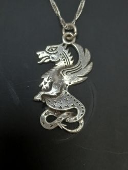 SILVER DRAGON PENDANT & CHAIN 18