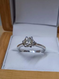 0.74CT DIAMOND ENGAGEMENT RING 18CT WHITE GOLD SIZE L