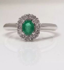 EMERALD & DIAMOND RING 18CT WHITE GOLD SIZE L