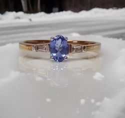 9CT YELLOW GOLD DIAMOND & TANZANITE DRESS RING + GIFT BOX + VALUATION CERTIFICATE OF £1695