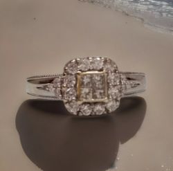 0.75CT DIAMOND ENGAGEMENT/DRESS RING/9CT WHITE GOLD IN GIFT BOX WITH VALUATION CERT OF £2395