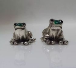 SATURNO SILVER AND ENAMEL FROGS - FULLY HALLMARKED STERLING SILVER