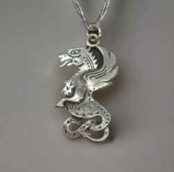 SILVER DRAGON PENDANT & CHAIN 18