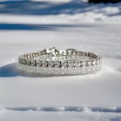4CT DIAMOND TENNIS BRACELET 18CT WHITE GOLD IN GIFT BOX WITH VALUATION CERTIFICATE OF £9995