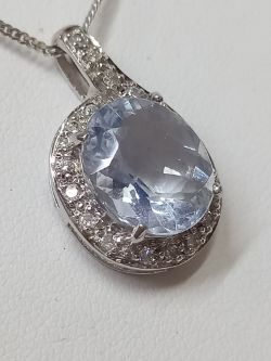 LARGE OVAL AQUAMARINE & DIAMOND PENDANT 9CT WHITE GOLD & 16