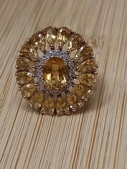 CITRINE & DIAMOND CLUSTER DRESS RING/9CT YELLOW GOLD SIZE L