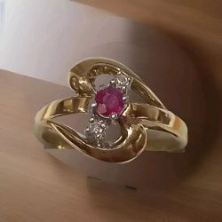 RUBY & DIAMOND RING/9CT YELLOW GOLD/SIZE M + GIFT BOX + VALUATION CERTIFICATE OF £1495