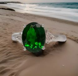 PLATINUM DIOPSIDE & DIAMOND RING