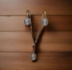 DELICATE 9CT GOLD NECKLACE & EARRING SET