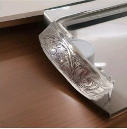 18MM WIDE SILVER BANGLE/FLOWER ENGRAVING WEIGHT.28.93G
