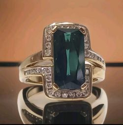 TOURMALINE & DIAMOND 9CT YELLOW GOLD RING. RING SIZE N