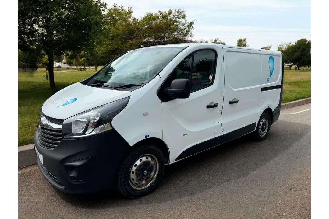 2015 VAUXHALL VIVARO SWB PANEL VAN - Image 1 of 13
