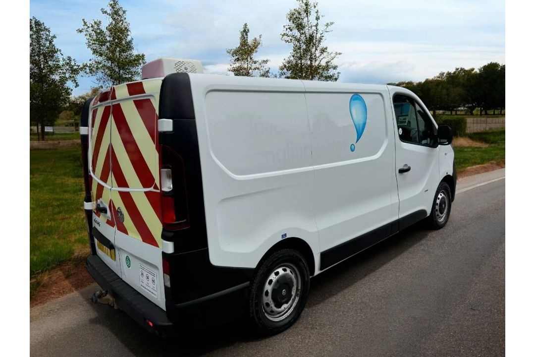 2015 VAUXHALL VIVARO SWB PANEL VAN - Image 4 of 13
