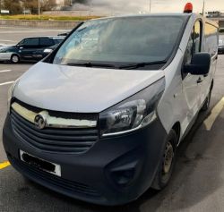 2015 VAUXHALL VIVARO CDTI PANEL VAN ** SPARES OR REPAIRS **