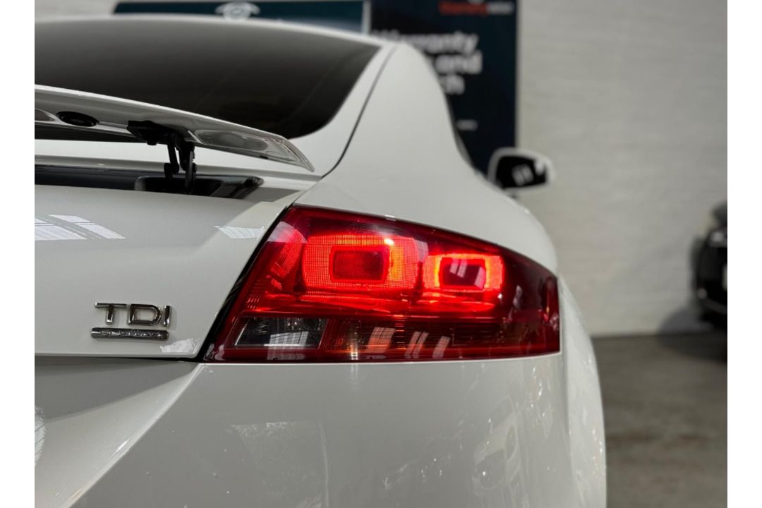 AUDI TT QUATTRO TDI 2009 COUPE >>--NO VAT ON HAMMER--<< - Image 13 of 26