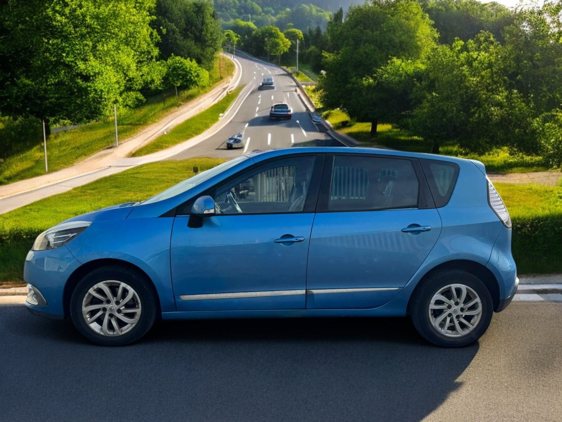RENAULT SCENIC DYNAMIQUE NAV DCI 2015 >>--NO VAT ON HAMMER--<< - Image 4 of 15