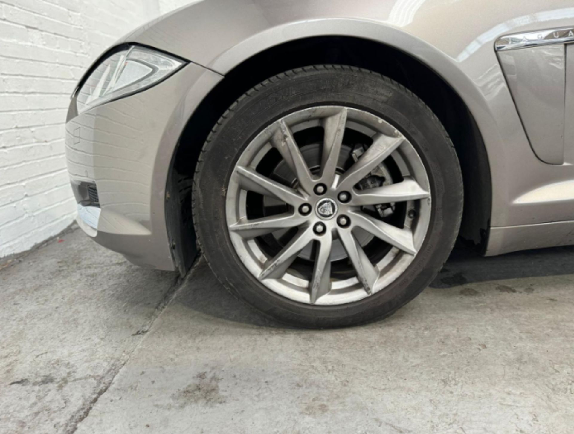 2012 JAGUAR XF PREMIUM LUXURY D AUTO - 79K MILES - GREY - SALOON >>--NO VAT ON HAMMER--<< - Image 12 of 16
