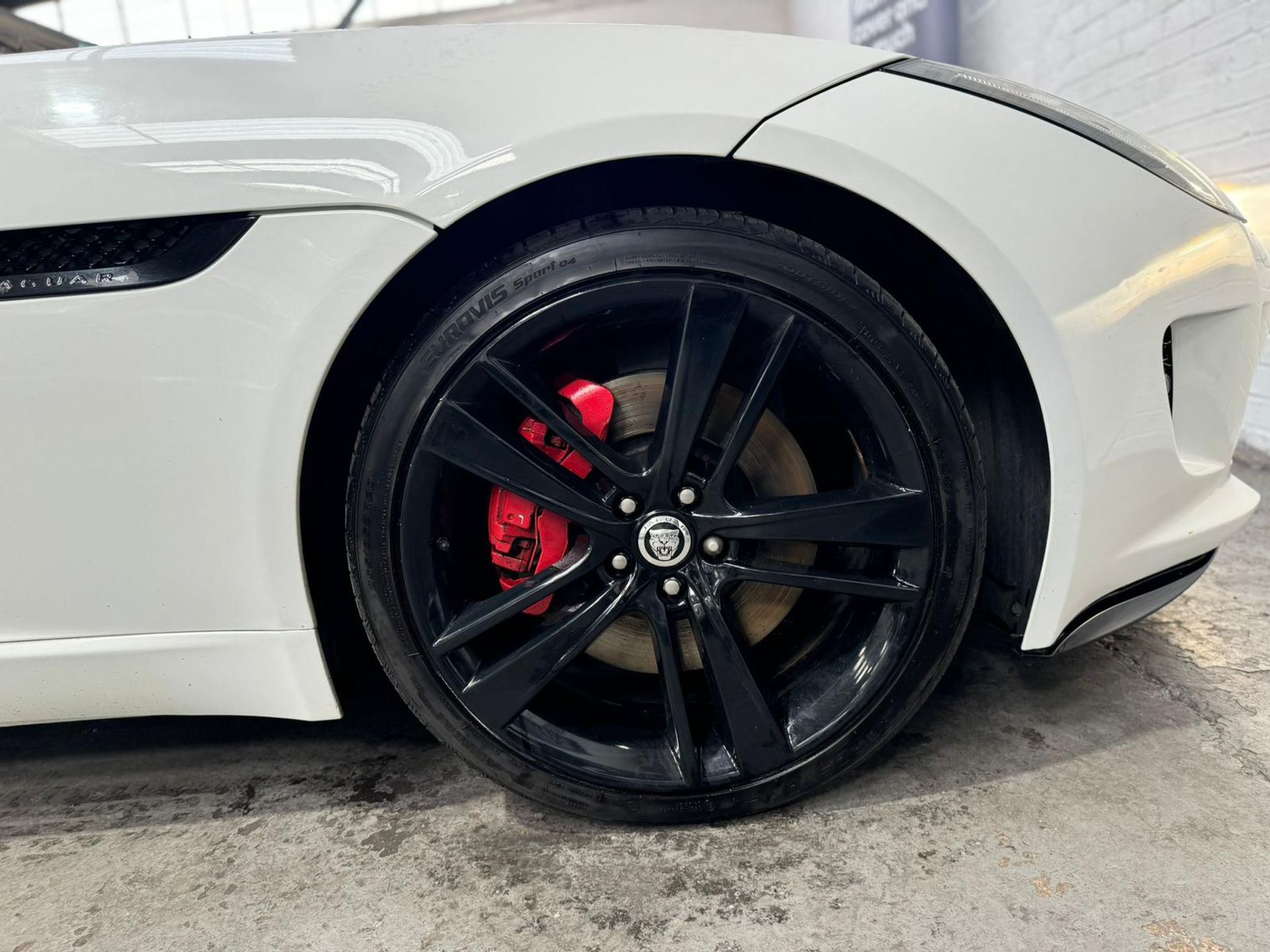 JAGUAR F-TYPE V6 AUTO 2014 >>--NO VAT ON HAMMER--<< - Image 11 of 16