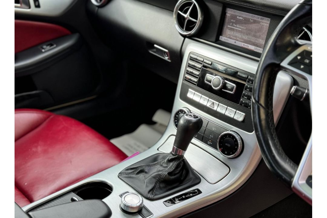 MERCEDES-BENZ SLK250 AMG SPORT CDI 2013 – CONVERTIBLE >>--NO VAT ON HAMMER--<< - Image 24 of 26