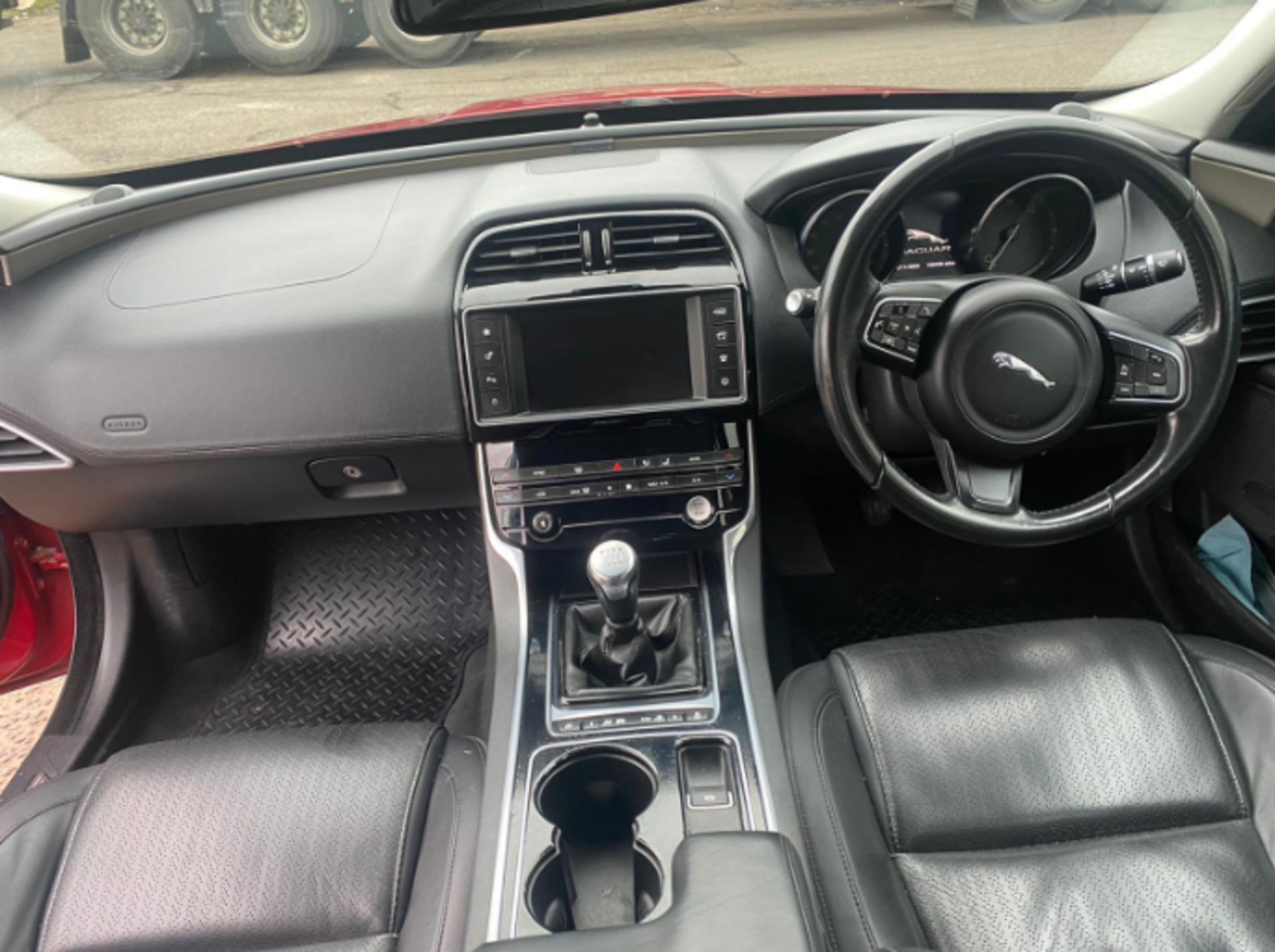 JAGUAR XE PORTFOLIO D 2016 (65) >>--NO VAT ON HAMMER--<< - Image 8 of 18