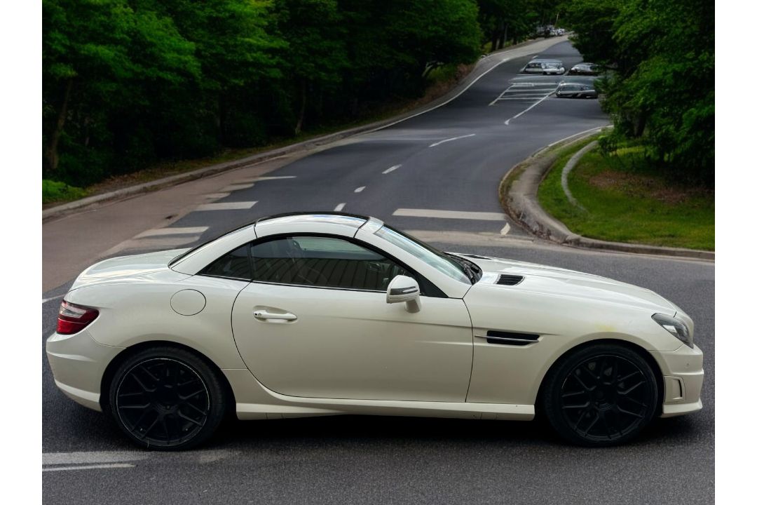 MERCEDES-BENZ SLK250 AMG SPORT CDI 2013 – CONVERTIBLE >>--NO VAT ON HAMMER--<< - Image 7 of 26