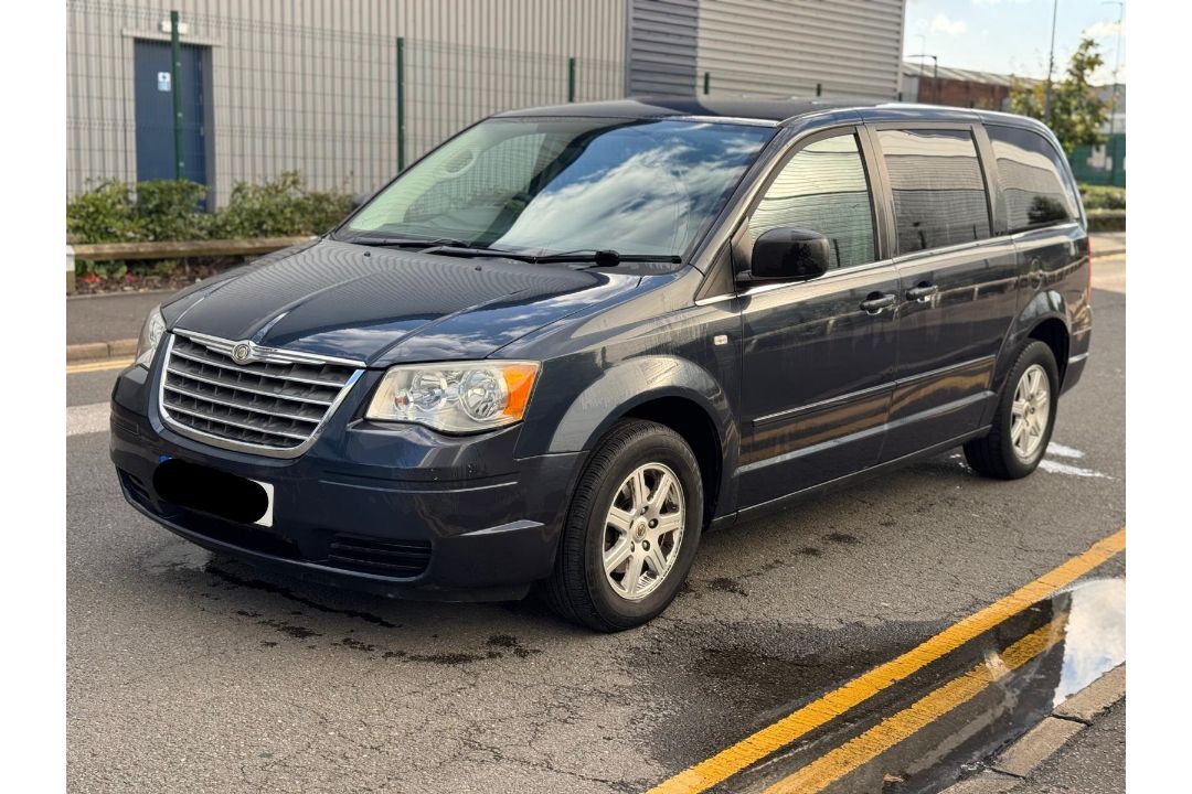 2009 CHRYSLER GRAND VOYAGER 7-SEATER >>--NO VAT ON HAMMER--<< - Image 1 of 14