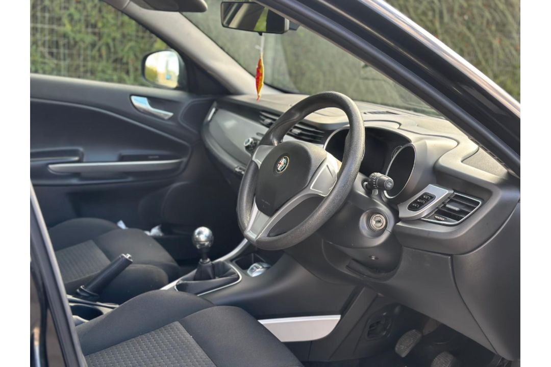 2013 ALFA ROMEO GIULIETTA TURISMO 1.6L MANUAL >>--NO VAT ON HAMMER--<< - Image 12 of 16