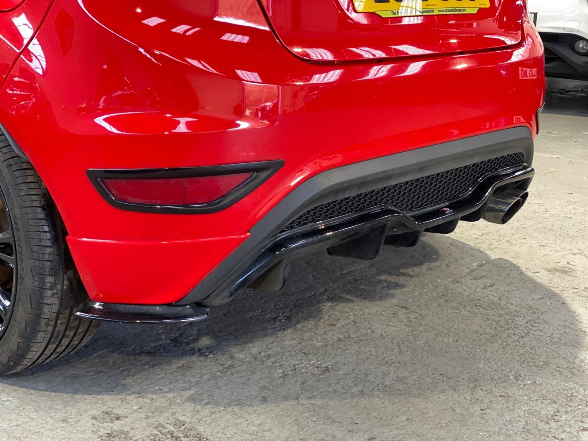 2016 FORD FIESTA 1.0T ECOBOOST ZETEC S RED EDITION >>--NO VAT ON HAMMER--<< - Image 24 of 25