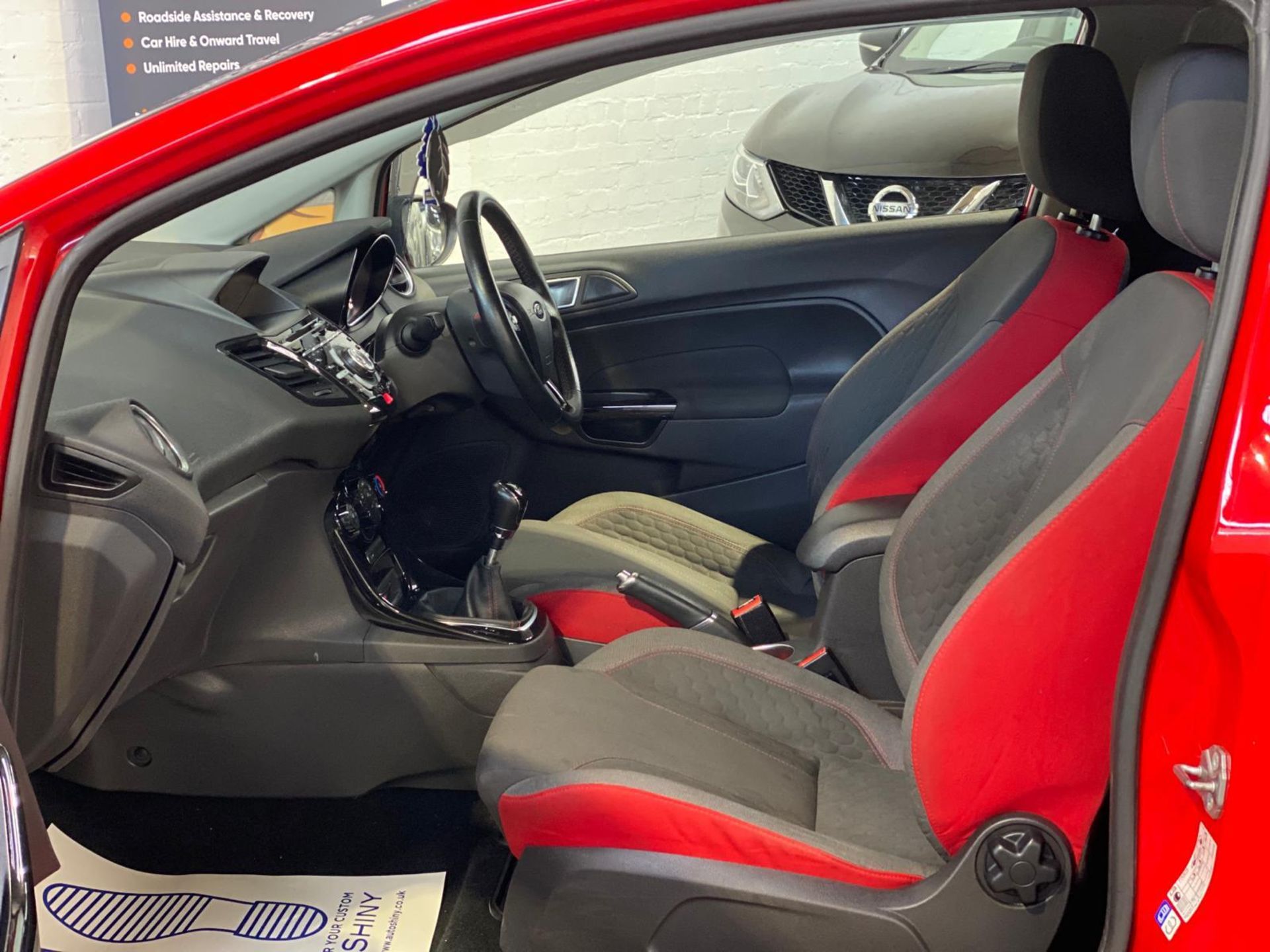 2016 FORD FIESTA 1.0T ECOBOOST ZETEC S RED EDITION >>--NO VAT ON HAMMER--<< - Image 23 of 25