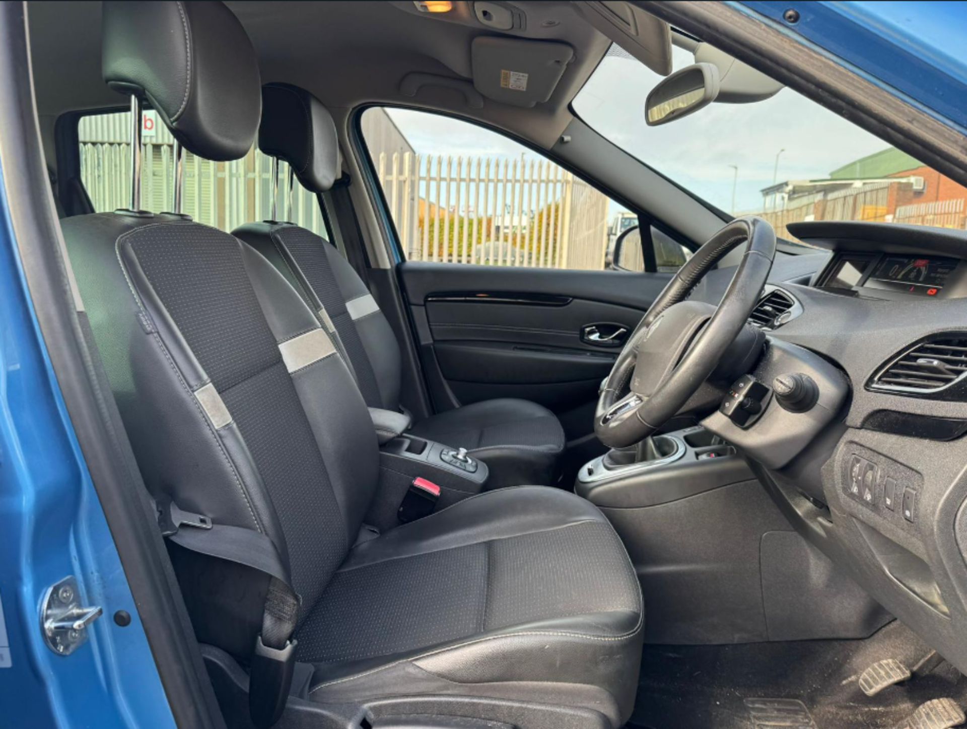RENAULT SCENIC DYNAMIQUE NAV DCI 2015 >>--NO VAT ON HAMMER--<< - Image 12 of 15