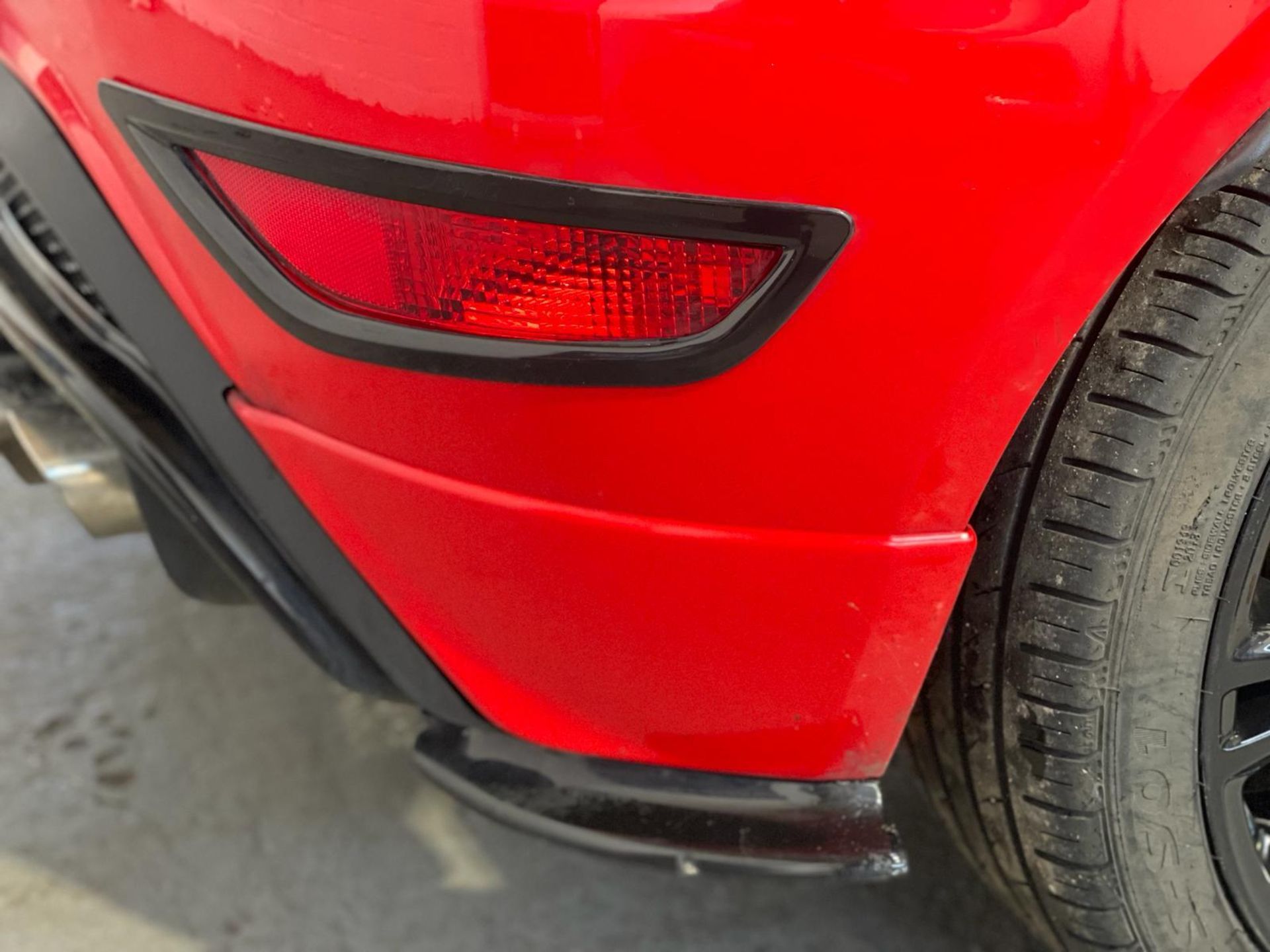 2016 FORD FIESTA 1.0T ECOBOOST ZETEC S RED EDITION >>--NO VAT ON HAMMER--<< - Image 8 of 25