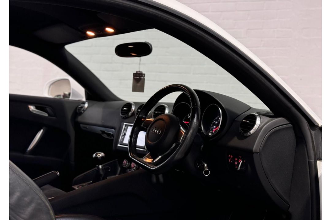 AUDI TT QUATTRO TDI 2009 COUPE >>--NO VAT ON HAMMER--<< - Image 16 of 26