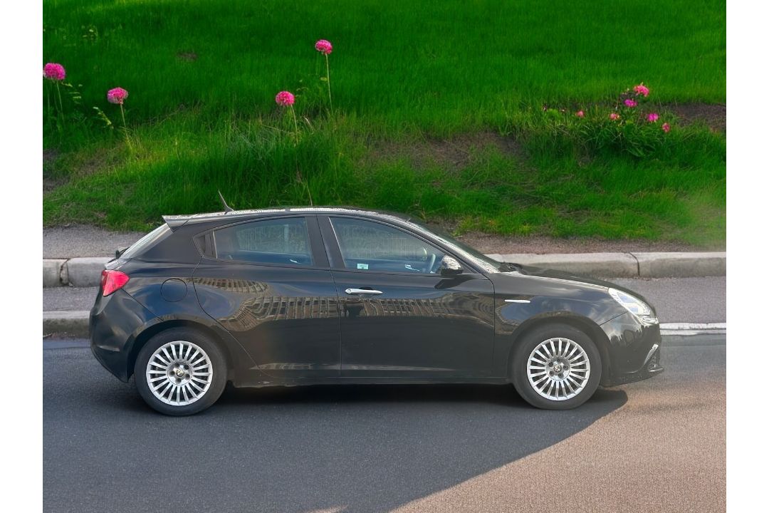 2013 ALFA ROMEO GIULIETTA TURISMO 1.6L MANUAL >>--NO VAT ON HAMMER--<< - Image 5 of 16