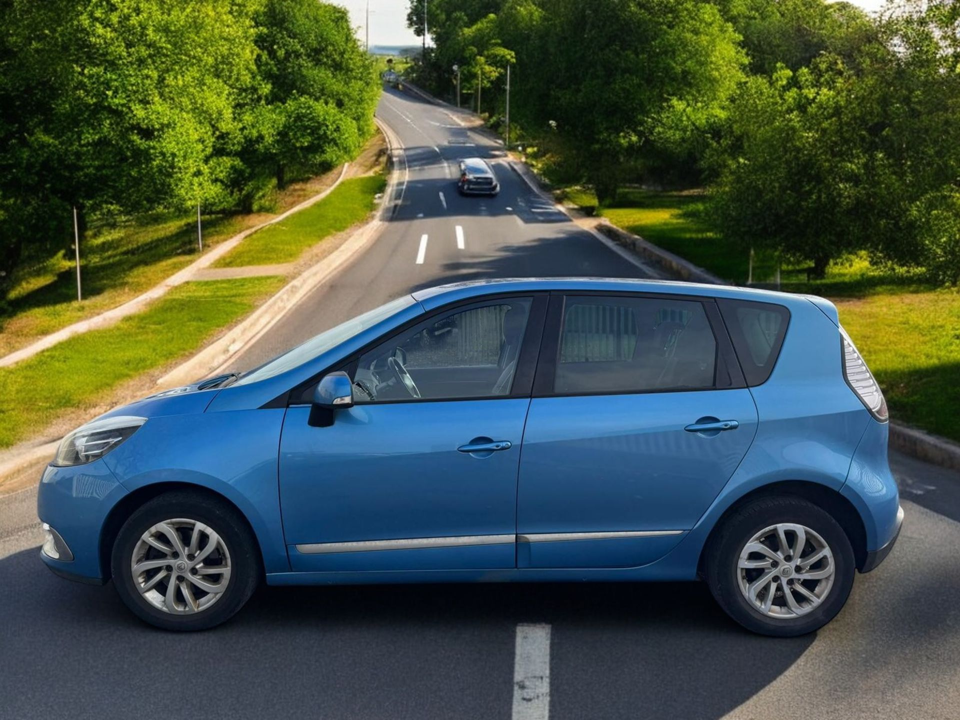 RENAULT SCENIC DYNAMIQUE NAV DCI 2015 >>--NO VAT ON HAMMER--<< - Image 9 of 15