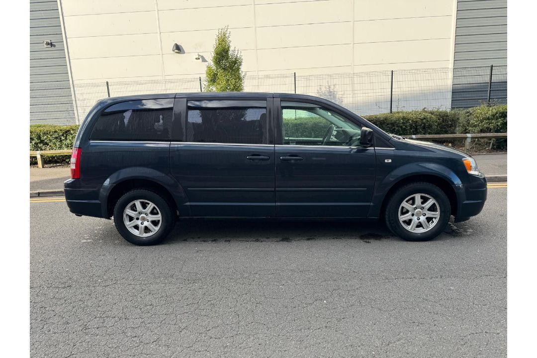 2009 CHRYSLER GRAND VOYAGER 7-SEATER >>--NO VAT ON HAMMER--<< - Image 2 of 14