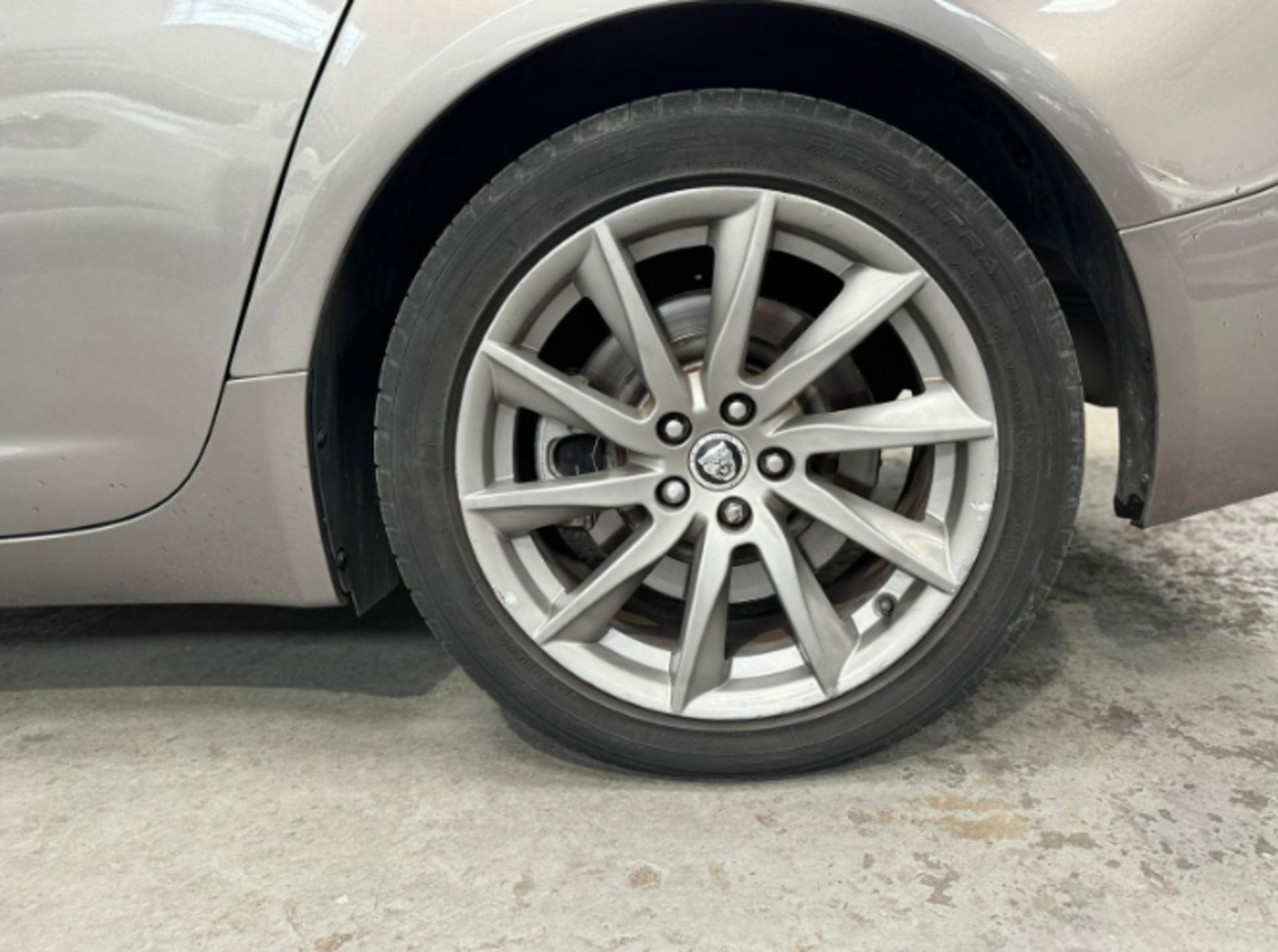 2012 JAGUAR XF PREMIUM LUXURY D AUTO - 79K MILES - GREY - SALOON >>--NO VAT ON HAMMER--<< - Image 11 of 16
